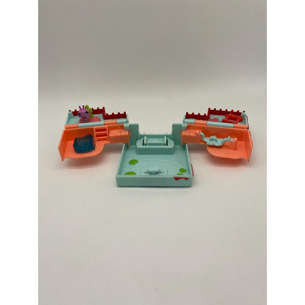 2007 Hasbro Littlest Pet Shop Teeniest Tiniest Japanese Garden Playset